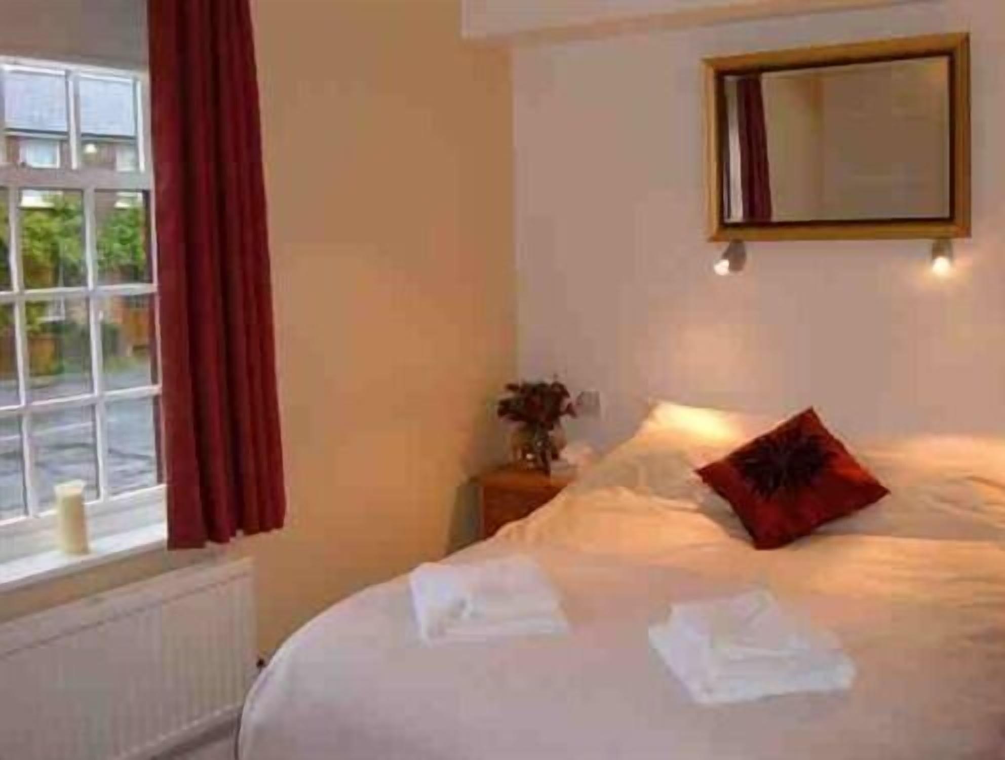 The Wheatsheaf Inn Cuckfield ภายนอก รูปภาพ