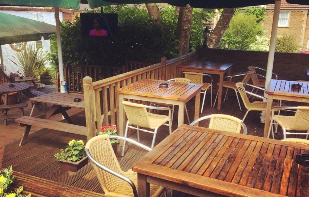 The Wheatsheaf Inn Cuckfield ภายนอก รูปภาพ